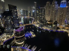 Studio on the 30th Floor with Stunning Marina View